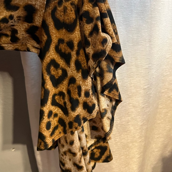 VF Show Women’s Leopard Dress - Picture 3 of 4